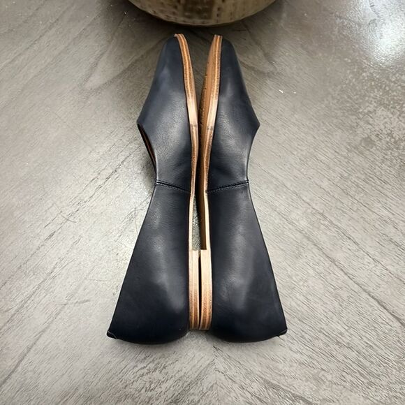 ZODIAC Women's Hill Pointed Toe Flats - Picture 8 of 12